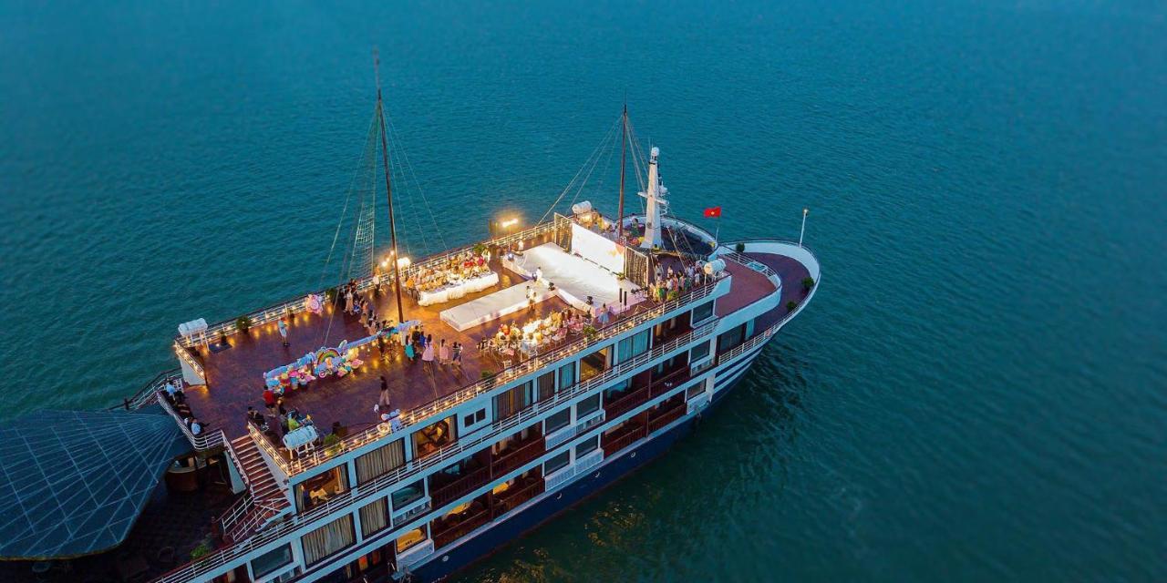 Hotel Erina Cruise By Hag à Hạ Long Extérieur photo