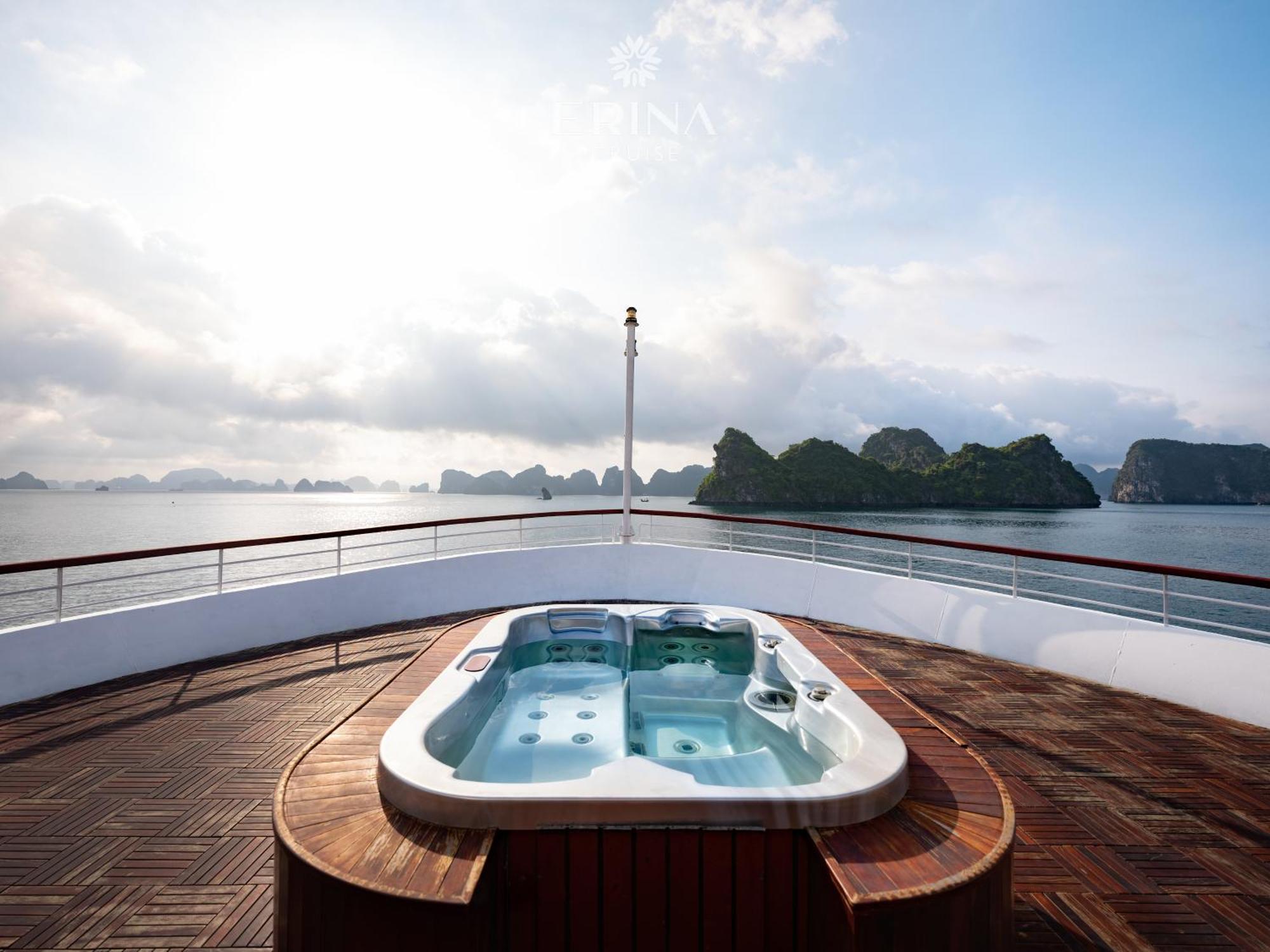 Hotel Erina Cruise By Hag à Hạ Long Extérieur photo